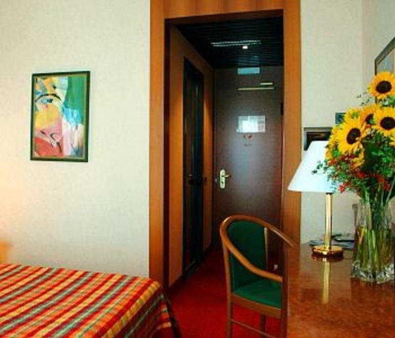 Meditur Hotel Pisa Migliarino Pisano Room photo