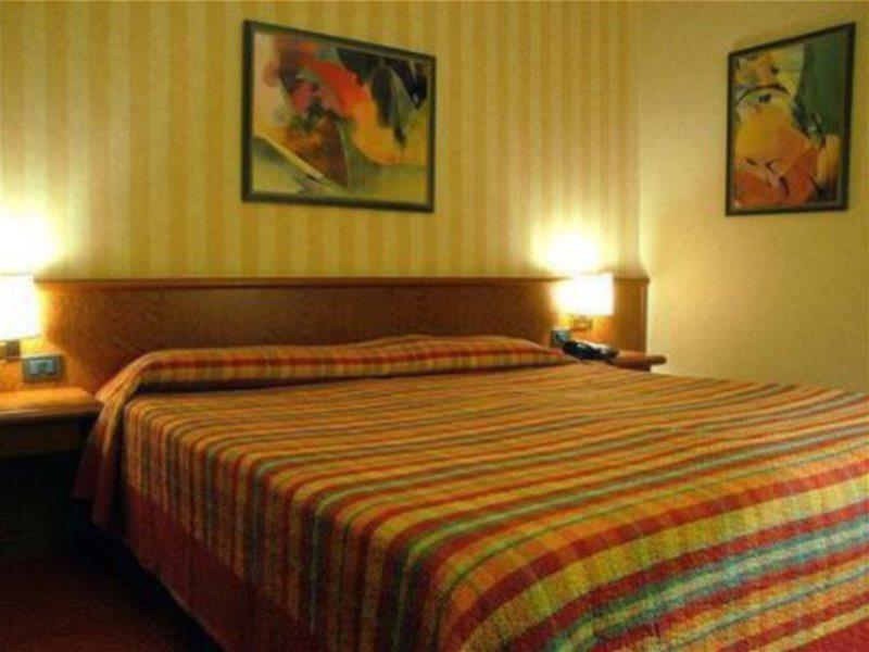 Meditur Hotel Pisa Migliarino Pisano Room photo